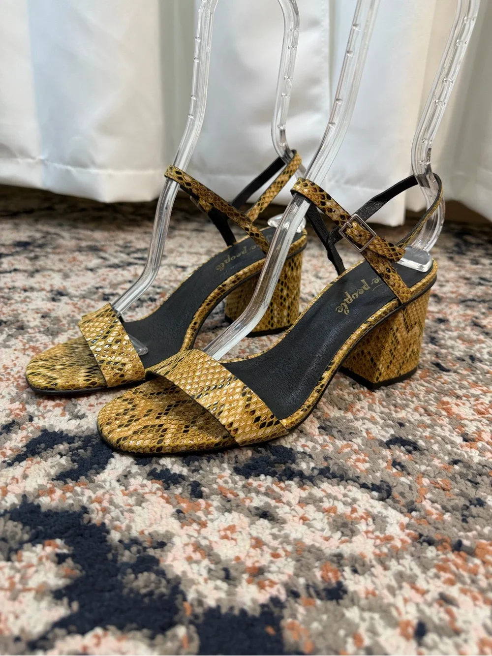 NWOT Free People ‘Liv’ Block Heel in “Taupe” Size 8